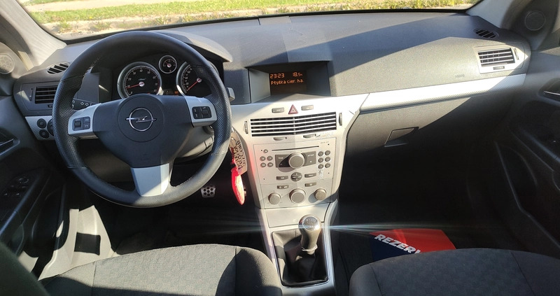 Opel Astra cena 9999 przebieg: 205000, rok produkcji 2005 z Gąbin małe 781